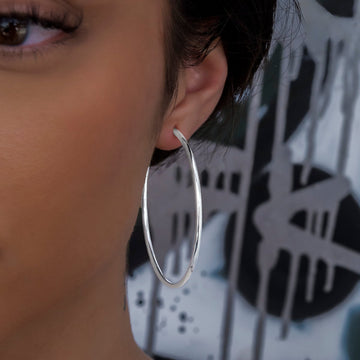 Pendientes de aro sencillos de oro blanco