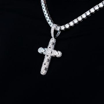 Colgante Cruz Diamond Pave Serpiente Eslabón en Oro Blanco