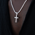 Dije de cruz con diamante de moissanita en plata de ley