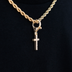 Colgante Iced Micro Cross con Cierre de Clip en Oro Amarillo