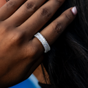 Anillo con diseño de espiga con diamantes baguette en plata vermeil de oro blanco