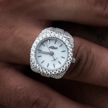 Anillo con reloj de diamantes en vermeil de oro blanco