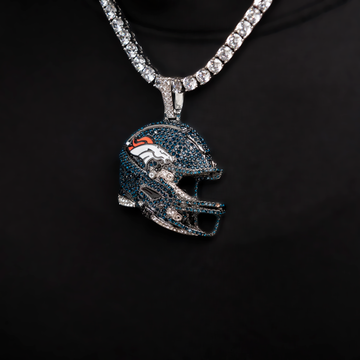 Colgante de casco de los Denver Broncos 2025 - Oro blanco