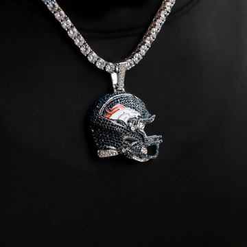Colgante de casco de los Denver Broncos 2025 - Oro blanco