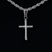 Colgante con Cruz de Cuerda Trenzada Micro en Oro Blanco