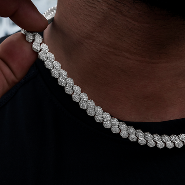 Cadena de eslabones planos de serpiente pavé de diamantes en oro blanco - 4 mm