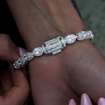 Pulsera de tenis con diamantes ovalados en grupo de oro blanco - 4 mm