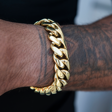 Signature Cuban Link Bracelet in Yellow Gold- 19mm