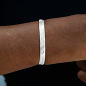 Herringbone Bracelet in White Gold - 8mm