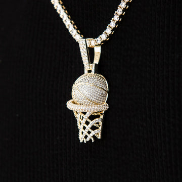 Colgante de Aro de Baloncesto Helado en Oro Amarillo