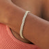 Pulsera Cubana de Micro Diamantes Engastados en Oro Amarillo - 6mm
