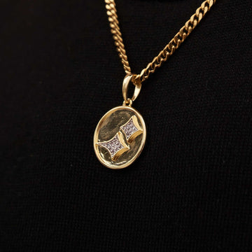 GLD Stars Coin Pendant - Yellow Gold
