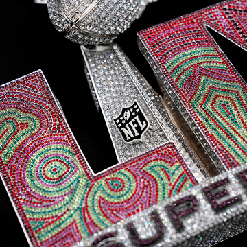 Colgante con el logo oficial de la NFL del Super Bowl LIX grande en oro blanco