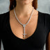 Collar de oro blanco con cruz, rosario y lariat de tenis de diamantes de la eternidad - 5 mm