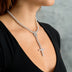 Collar de oro blanco con cruz, rosario y lariat de tenis de diamantes de la eternidad - 5 mm