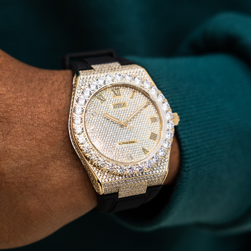Alpha Era® Dorado con Correa de Goma de 42 MM Completamente Cubierto de Hielo