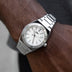Alpha Era® con bisel estriado de 36MM en oro blanco
