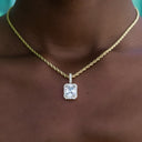 Dije de piedra de diamante con baño de oro de 18k