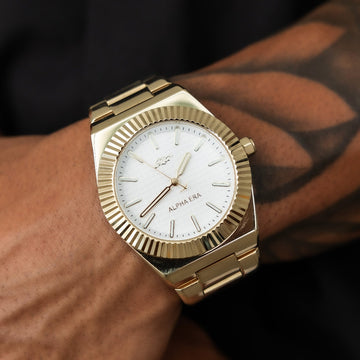 Fluted Bezel Alpha Era in Yellow Gold
