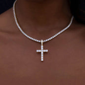 Cruz de diamante en oro amarillo