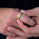 Anillo de picos ranurado