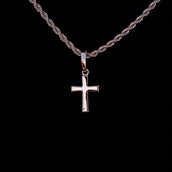 Micro colgante de cruz simple en oro rosa