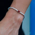 Pulsera de tenis de oro blanco con diamantes de roca de hielo de colores