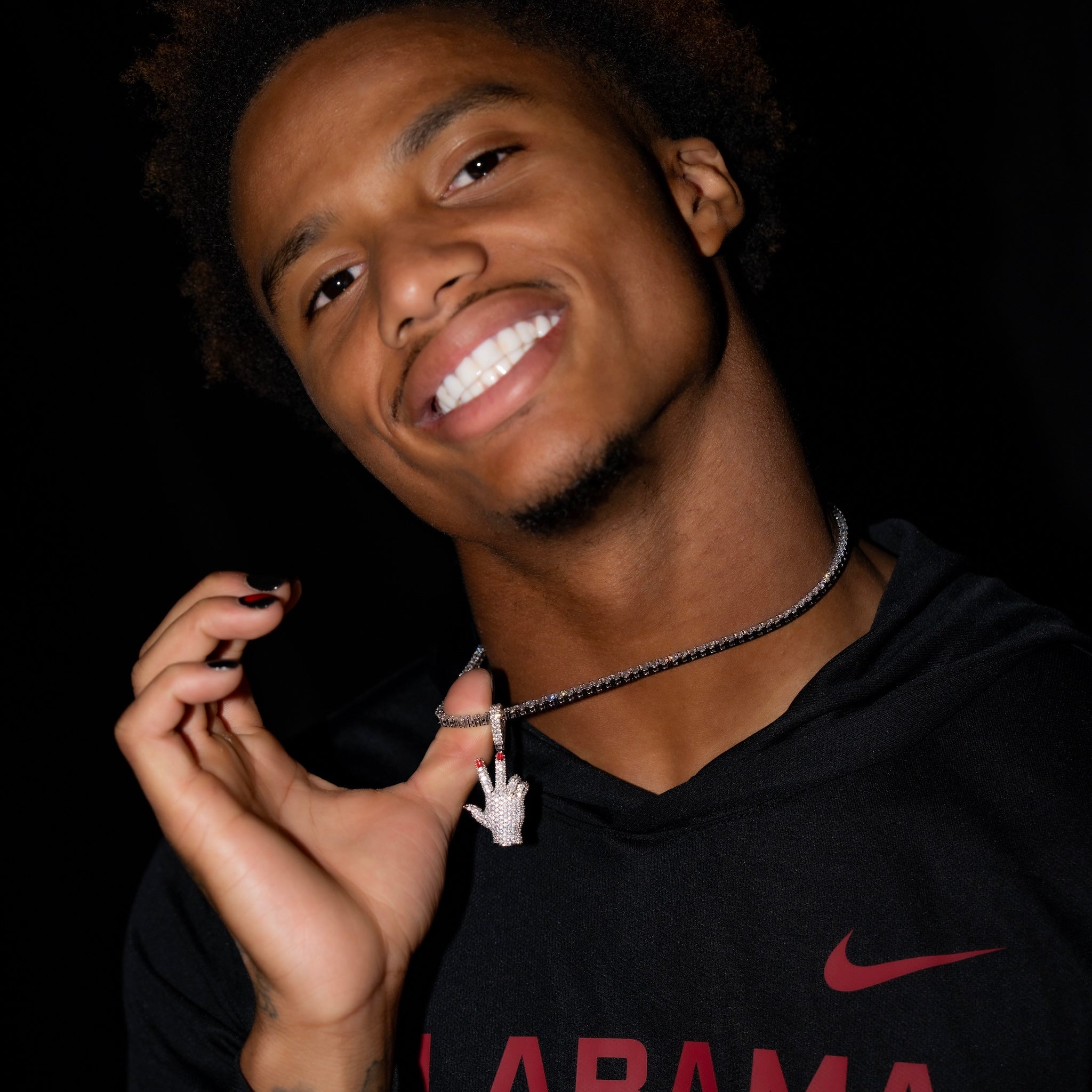 グルダン　ピンバッジ　ホスト　gd ゴールド GLD X Ryan William's Peace Sign Pendant in White Gold- The GLD Shop