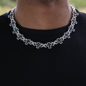 Collar de oro blanco con múltiples cruces de diamantes