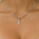 Colgante micro alas de ángel heladas en oro blanco