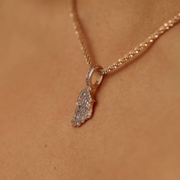 Colgante Micro Ala de Ángel Helada en Oro Rosa