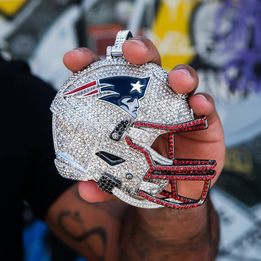 Giant New England Patriots Official NFL Helmet Pendant, 14k White