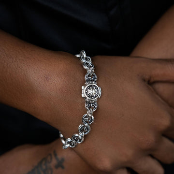 Gotica Adora Link Chain Bracelet