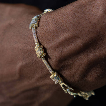 Pulsera de alambre de púas helada en oro blanco