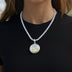 Colgante LA con diamantes en oro blanco