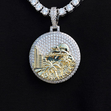 Colgante LA con diamantes en oro blanco