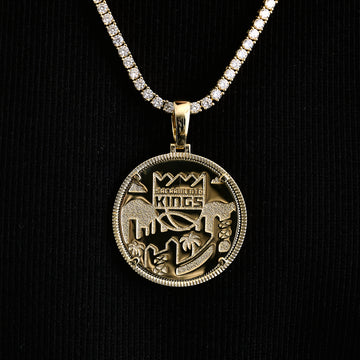 Sacramento Kings Official NBA Coin Pendant in Yellow Gold