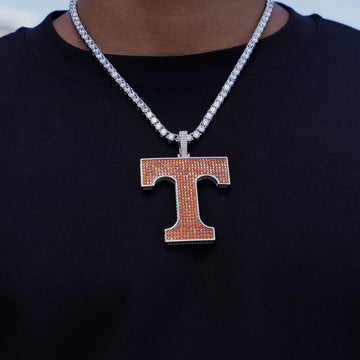 Colgante grande con el logotipo de los Tennessee Volunteers en oro blanco