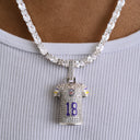 Colgante de Oro Blanco con el Número 18 de la Camiseta Oficial de la NFL de Justin Jefferson de los Minnesota Vikings