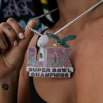 Official NFL Philadelphia Eagles SB LIX Champions Pendant, Large in White Gold