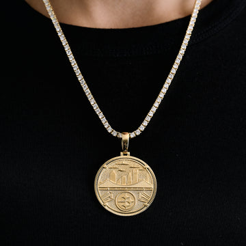 Pittsburgh Steelers Official NFL Coin Pendant in Yellow Gold