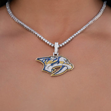 Colgante con el logotipo oficial de los Nashville Predators de la NHL en oro blanco