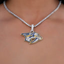 Colgante con el logotipo oficial de los Nashville Predators de la NHL en oro blanco