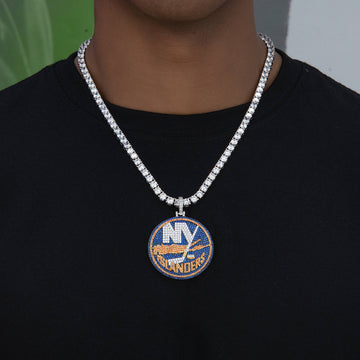 New York Islanders Official NHL Logo Pendant in White Gold