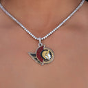 Colgante con el logo oficial de los Ottawa Senators de la NHL en oro blanco