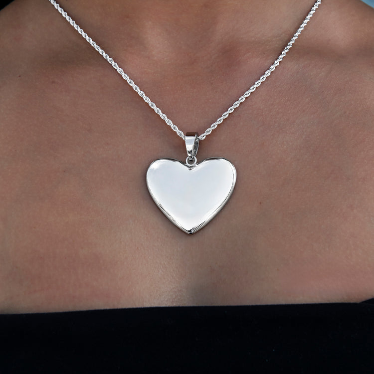 Simple Heart Pendant in White Gold