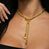 Cadena de soga con dijes tipo lariat en oro amarillo - 4 mm