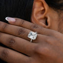 Anillo de cóctel con diamantes en plata vermeil de oro blanco