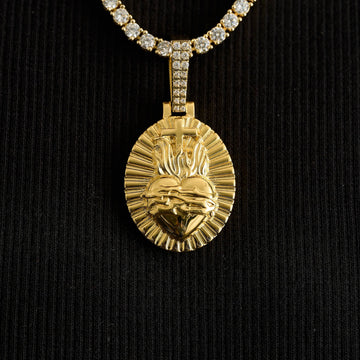 Colgante Simple Corazón de Fuego en Oro Amarillo