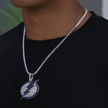 Colgante con el logotipo oficial de la NHL de los Tampa Bay Lightning en oro blanco